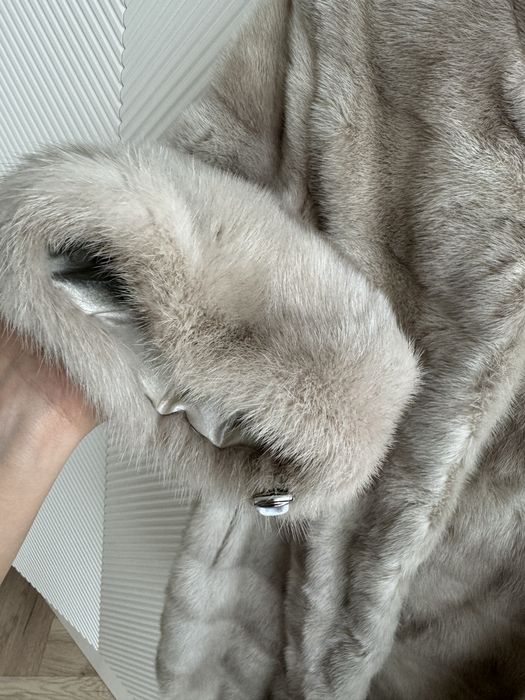 Продам норковую шубу