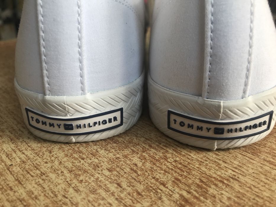 Tenisi dama Tommy Hilfinger noi