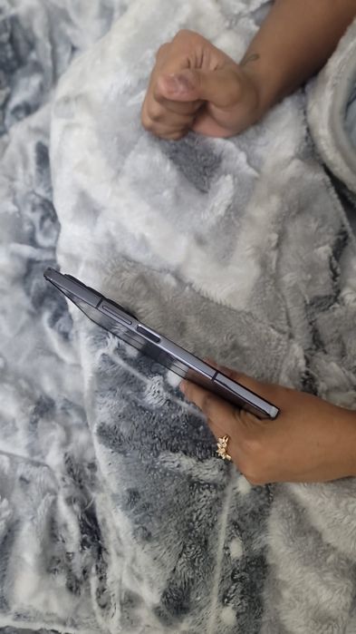 Samsung Galaxy Z Fold 4 – Qora rang – Tirnalishsiz