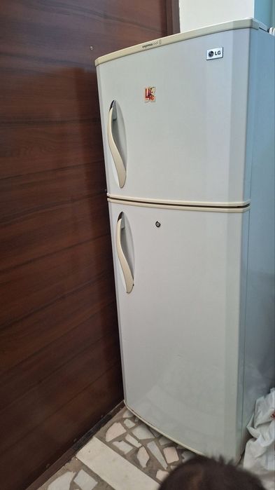 LG Холодилник сатылады