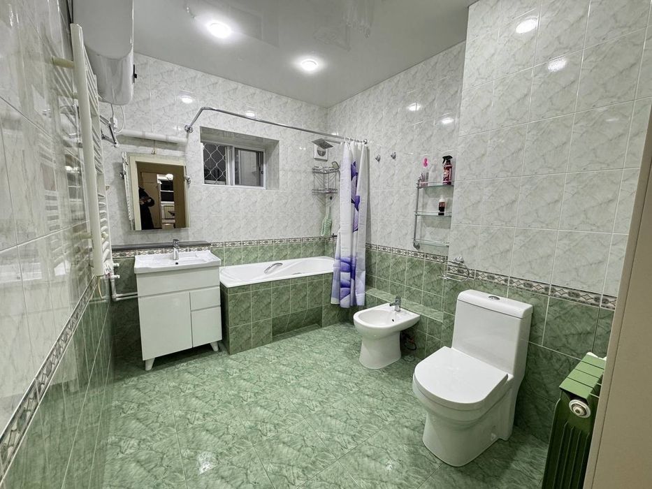 Продается 2х ком квартира, ориентир:ул.Кунаева гостиница Россия, 86м²