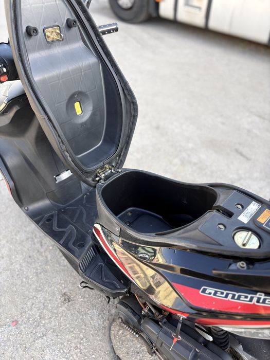 Generic rs8000 Скутер 125куб.