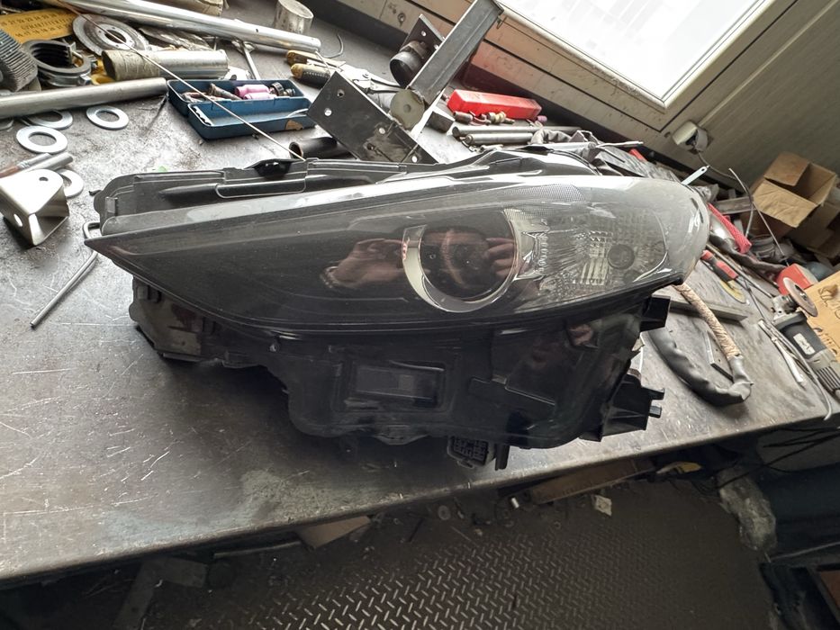 Ляв фар за Mazda 3