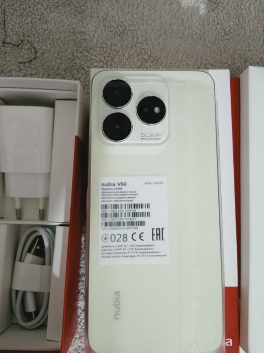 ПРОДАМ  смартфон  новый