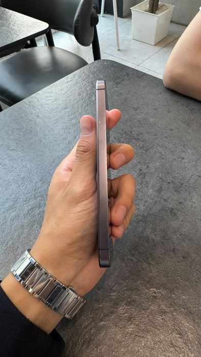 Продам samsung galaxy s24 в сером цвете 8/128
