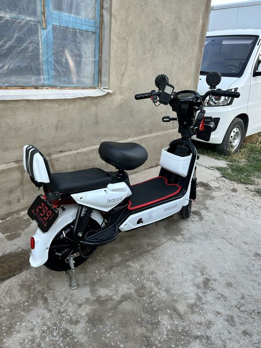 Продаютьск скутер