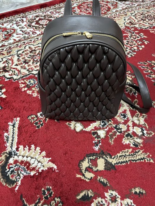 sumka ryukzak sotiladi