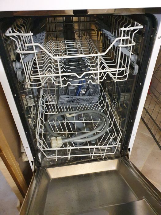 Продам посудомоечную машинку