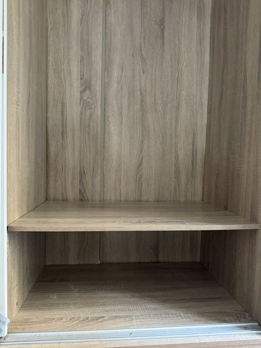 Продавам гардероб-Студентски Град