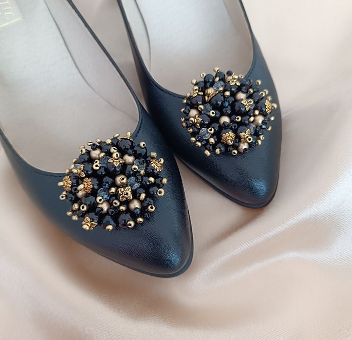 Clipsuri pantofi cusute manual