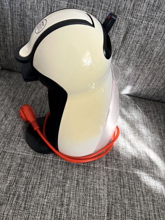 Kaфемашина с капсули Nescafe Dolce Gusto