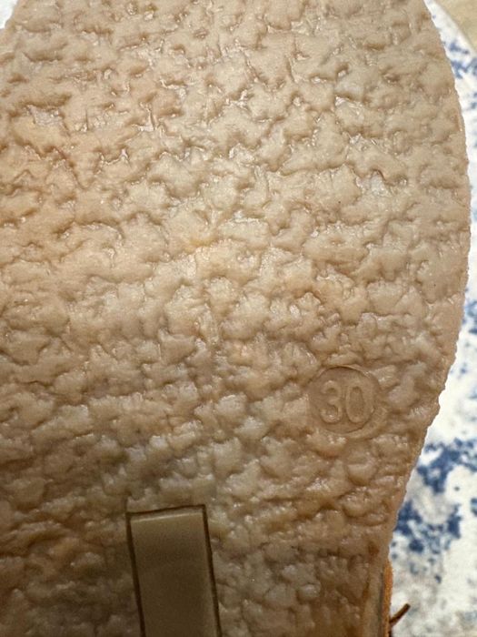 Продам детскую обувь