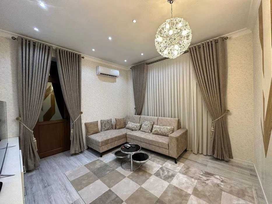 Сдаётся  2 комнатна квартира ориентир метро Чиланзар 545*