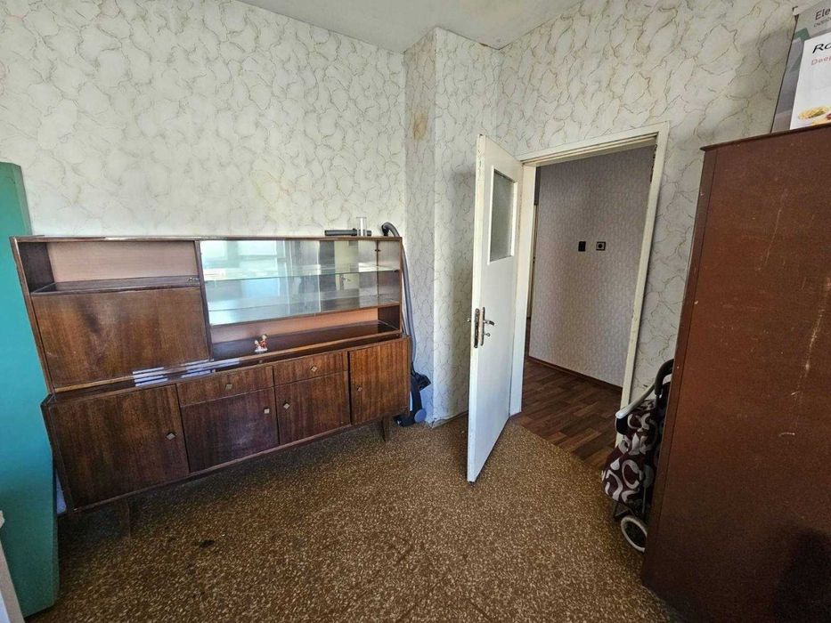 Тристаен апартамент - кв. Тракия