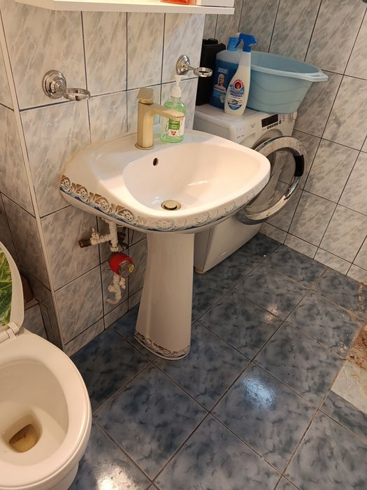 Chiuveta baie cu dalapior și baterie