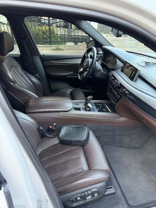 BMW X5 - 4.4 литра