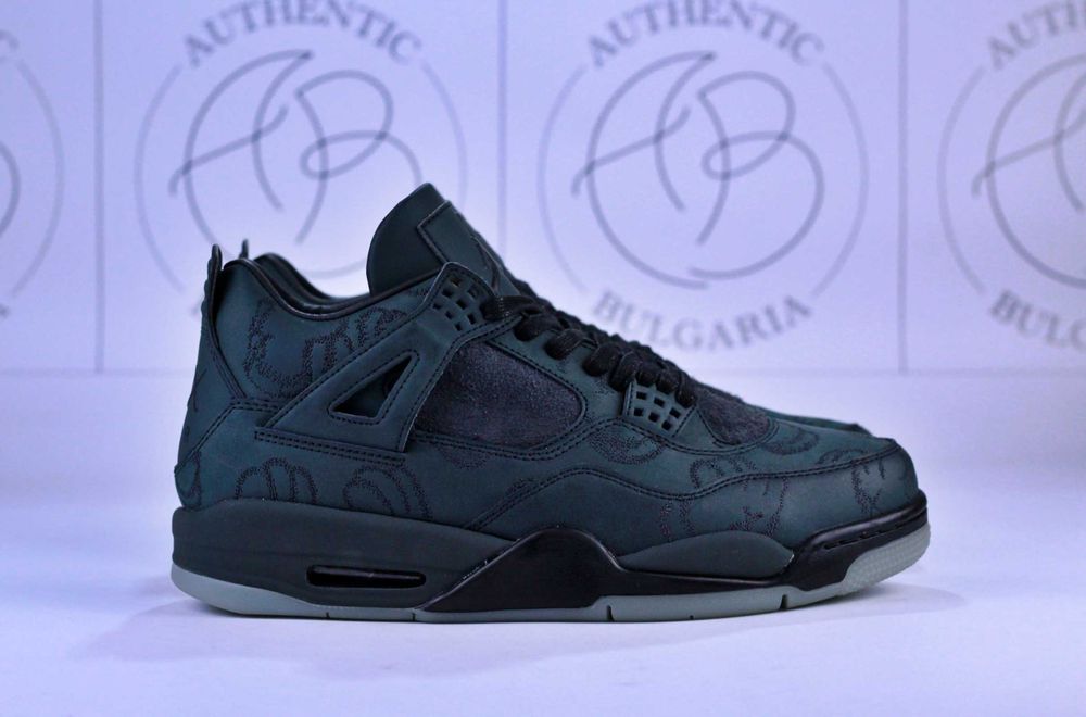 Nike Air Jordan Retro 4 Midnight Navy KAWS Black Lightning Neon Обувки