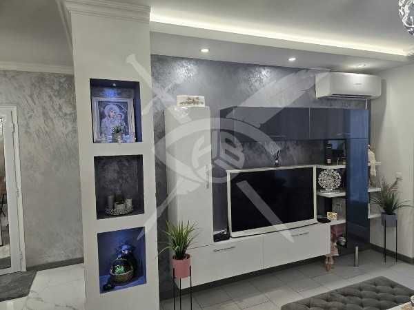 Двустаен Славейков