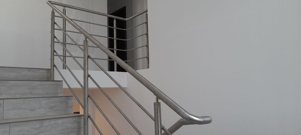 Парапети,врати,огради, навеси