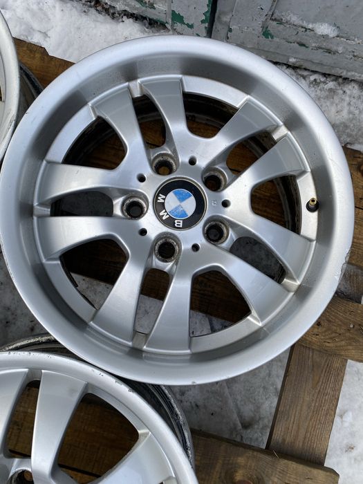 Диски р16 на БМВ ( оригинал )