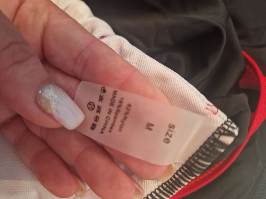 Costum baie M negru cu rosu