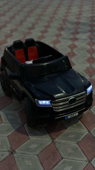 Детский электромобиль Land cruser