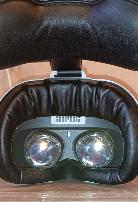 Meta Quest 2 128GB VR очила + зарядна станция + аксесоари | кутия