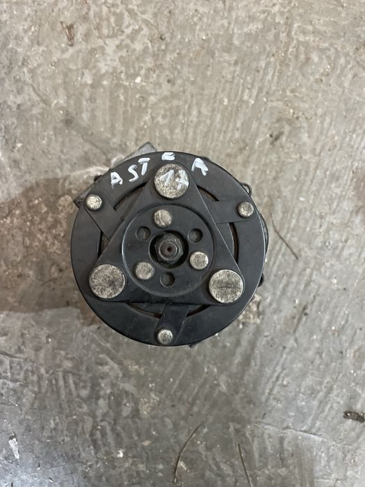 Компресор за климатик Опел Астра 1.7д Opel Astra 1.7d