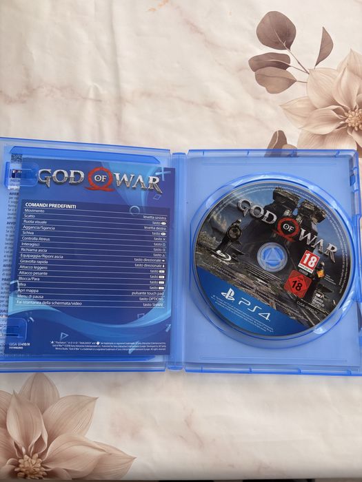 Продавам God of War