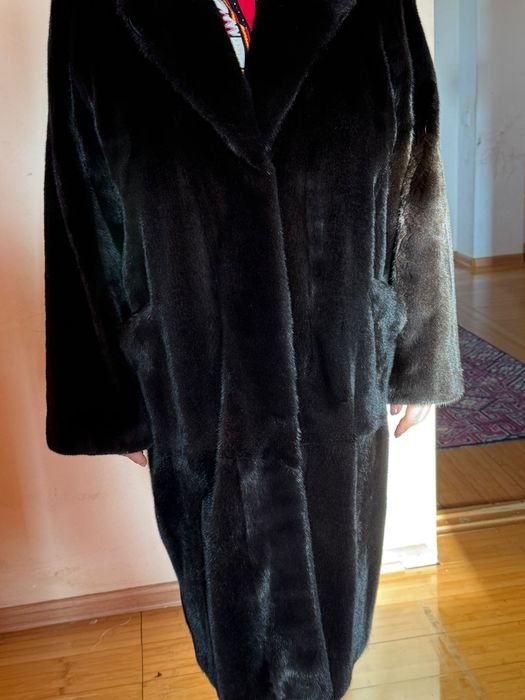 Продам норковую шубу.