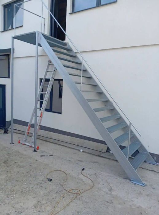 Scări metalice galvanizate
