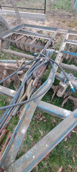 De vânzare,plug și disc