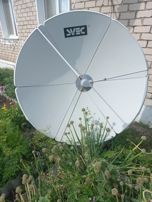 Телевизор Samsung, тюнер с телевизионной антенной.