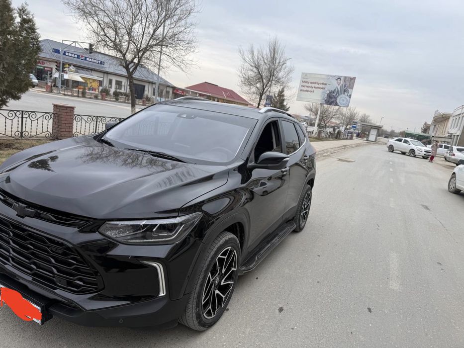 Tracker 2  primer lyukli rangi qora