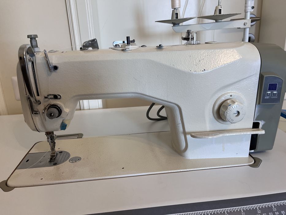 Masina de cusut JACK F4