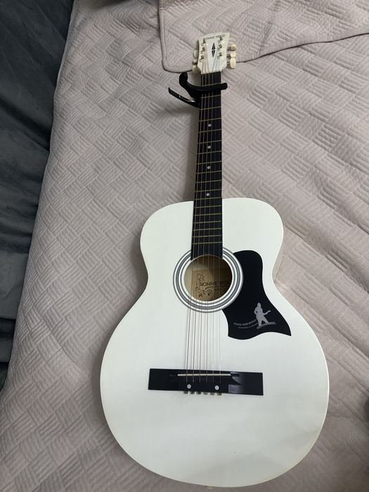 Гитара акустическая