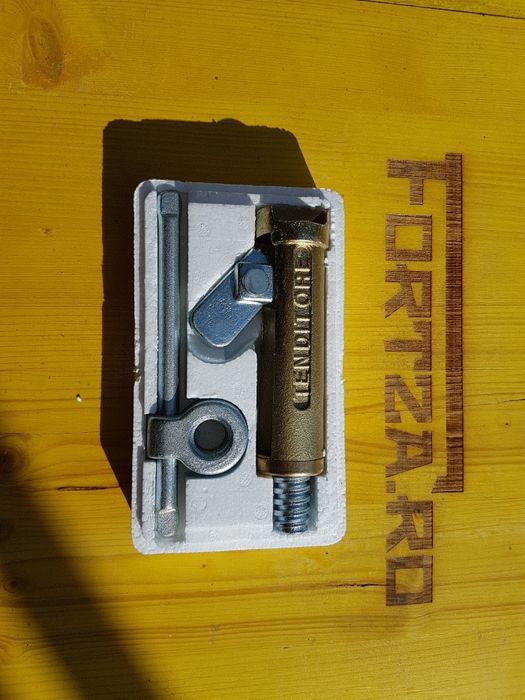 Distantier metalic cofraj tip doka,montanti,pana,blocatori albastri