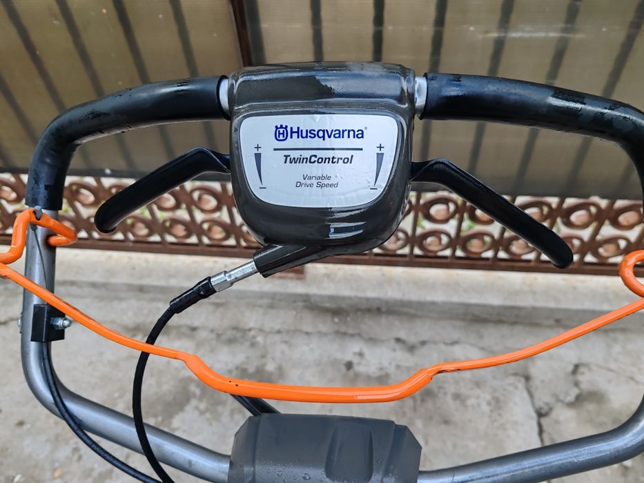 Mașină tuns iarba, Husqvarna, Germania