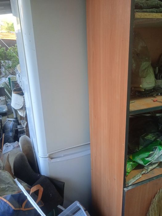 Продам два холодильника на запчасти