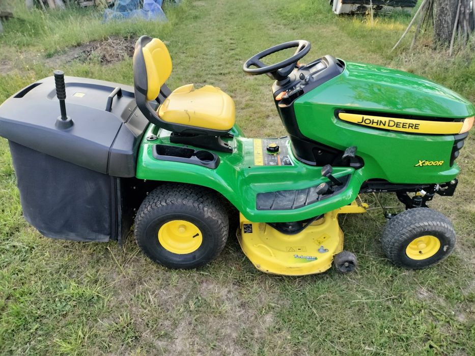 Tractorașe de gazon John Deere X300R