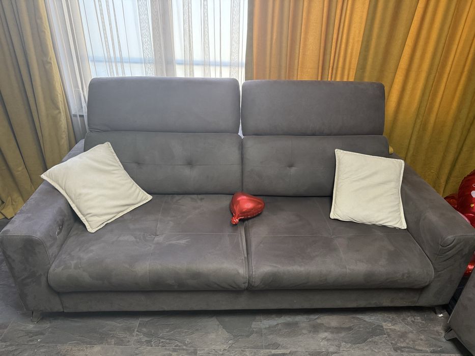 Продавам дизайнерски дивани с електрически механизъм