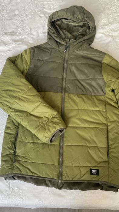 Продам куртку VANS оригинал