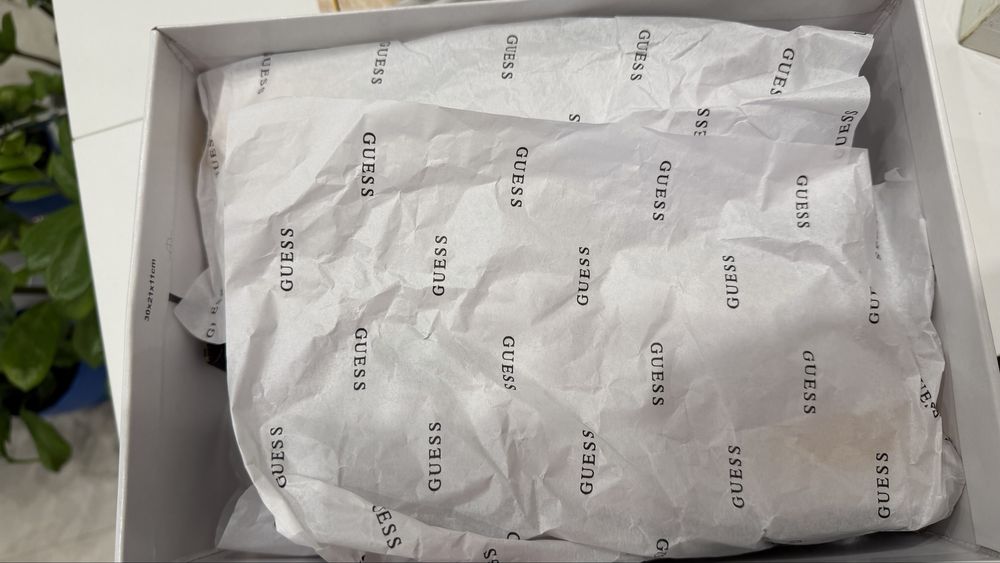 Кроссовки Guess белый