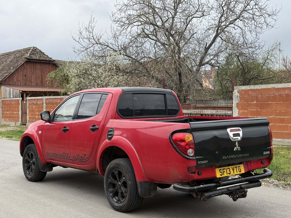 Mitubishi L200 2013
