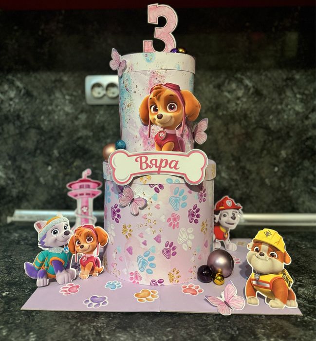 Бутафорна/картонена торта