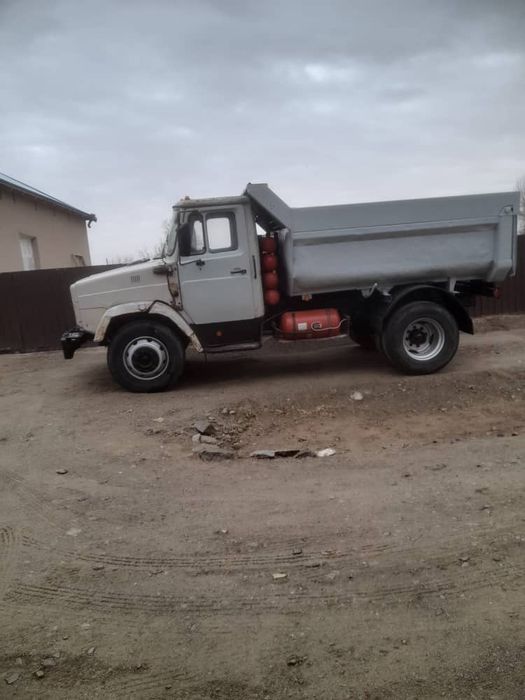 Зил бичок самосвал