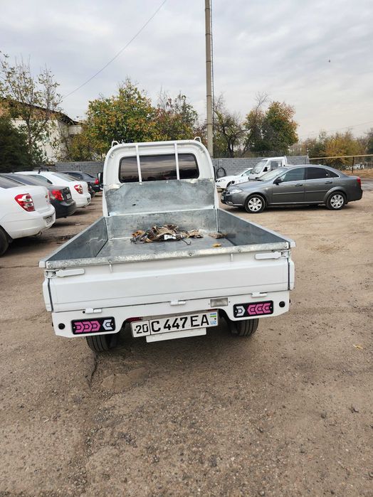 Mator hadavoy qilingan balonlari yaxshi yigma tenti bor