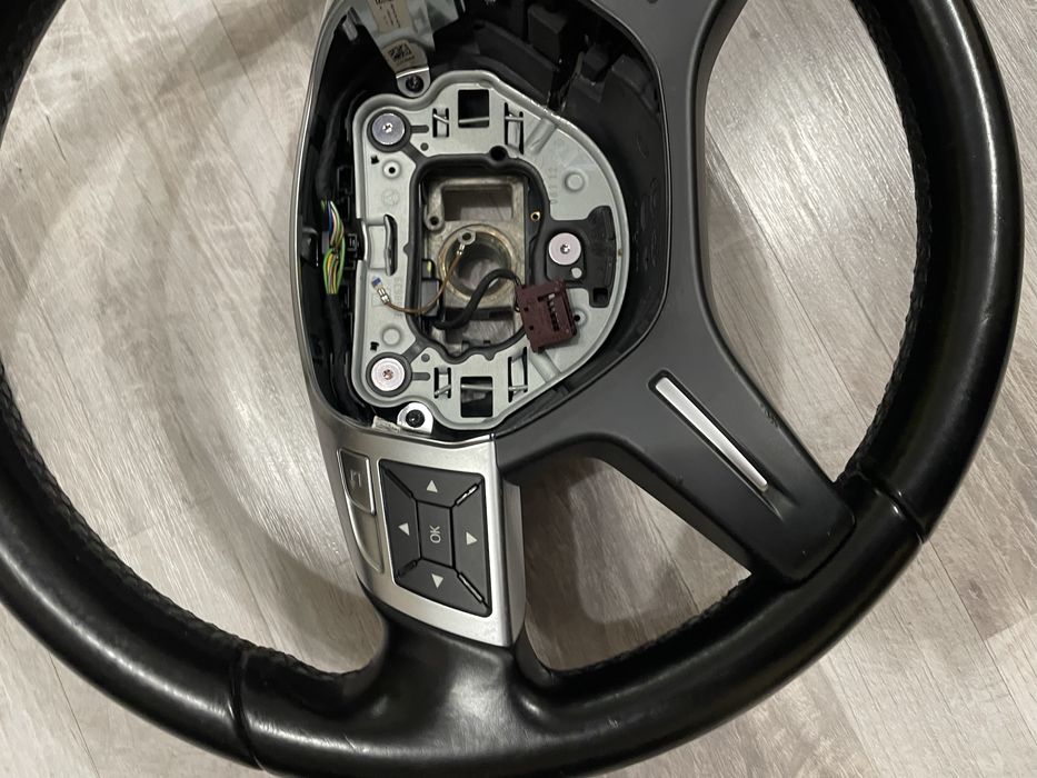 Mercedes Волан C 220 Facelift  w204 w166 w212 - минимални забележки