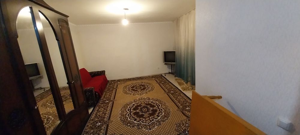 Продам 2х комнатную  квартиру срочно