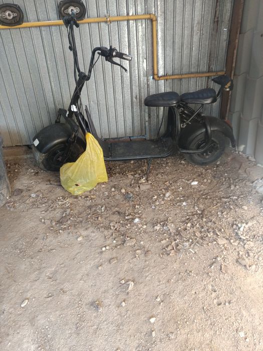 Vând scuter electric pentru piese